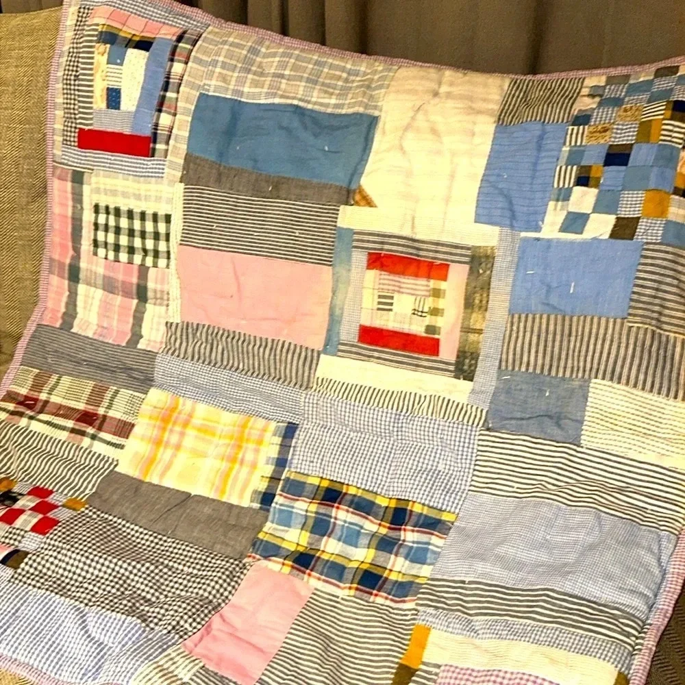 RARE HANDMADE HAND SEWN HEIRLOOM GRANDMOTHER’S CUSTOM MADE VINTAGE QUILT BLANKET
